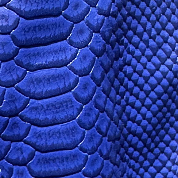 TACTICAL LEATHER VEST IN ROYAL BLUE - Picture 7 of 12